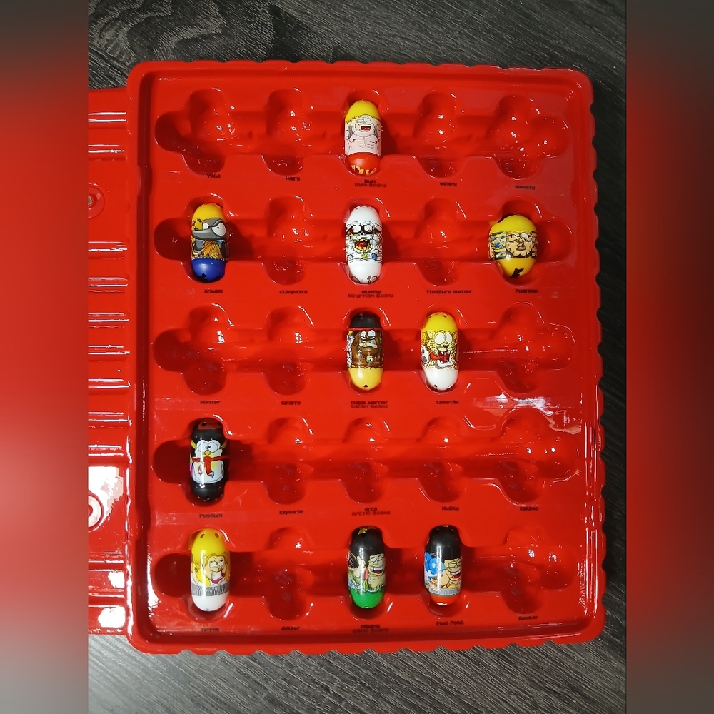 2010 Mighty Beanz Series 2 with 43 Beanz in Red Collector Cases - Picture 5 of 8
